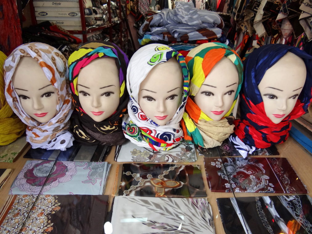 Women's Headscarves on Display / Adam Jones, Ph.D./Global Photo Archive/Flickr